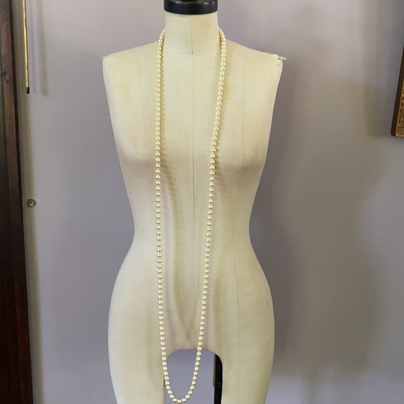 CIRO faux pearl string necklace 30” long - Picture 7 of 7